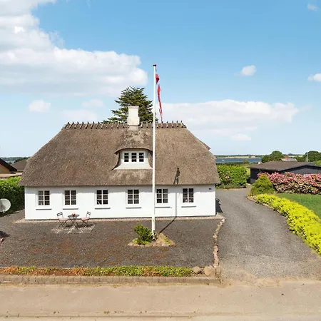 3 Bedroom Stunning In Sydals Holiday home