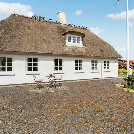 3 Bedroom Stunning In Sydals Holiday home