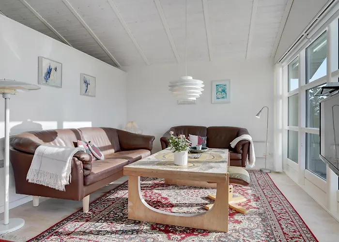 Three-bedroom In Sydals *